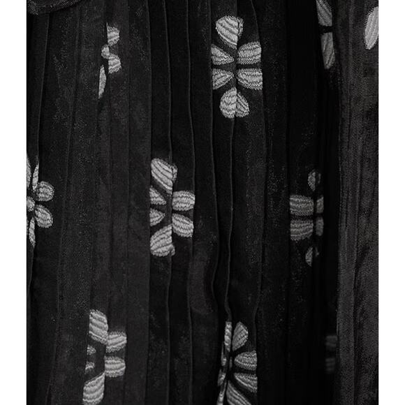 Buru Blanche Floral Pleated Ruffled V-Neck Mini Dress | Sz M, Black White NWT - Picture 3 of 15